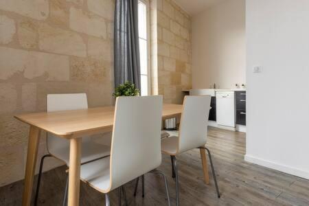 Charmant T2 Place De Lerme Bordeaux Exterior photo